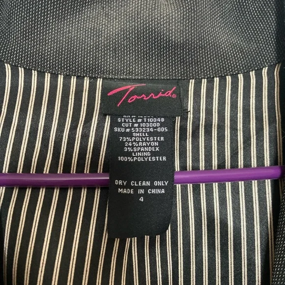 Torrid Blazer with striped lining - Picture 2 of 4